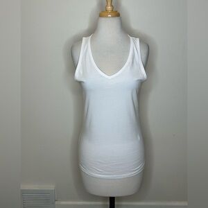 Duffield Lane White Terrific Tank V-Neck Tank Top Size M NWT